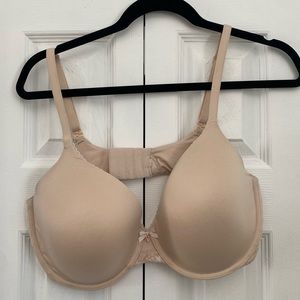 Victorias Secret Body By Victoria Lightly Lined Bra
